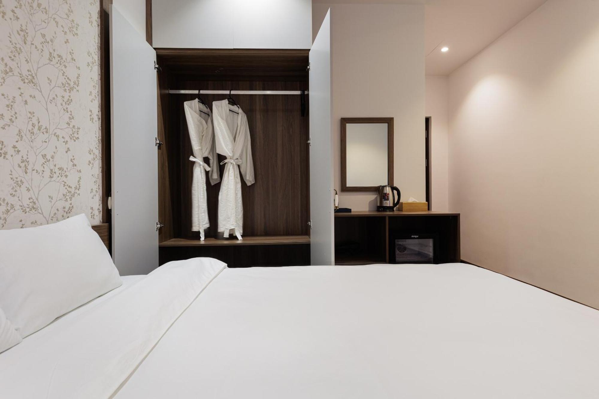 Collection O Le Grand Hanoi Hotel - The Central Park ภายนอก รูปภาพ